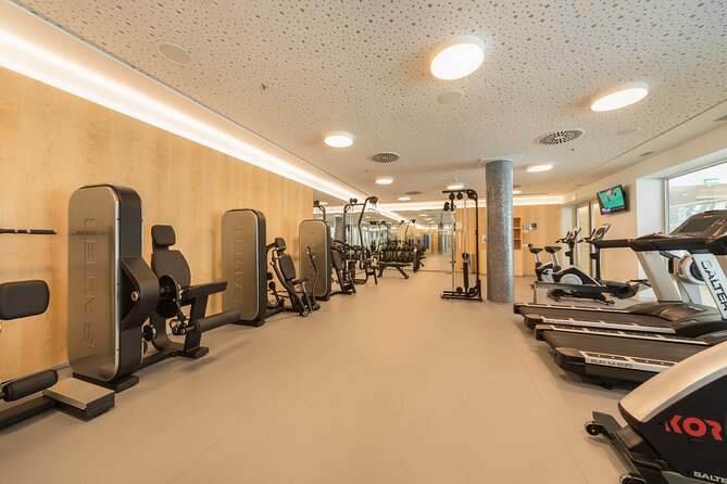 25 Minute Couples Massage with Spa Access - Spa circuit details that actually matter: pool, hydromassage, sauna, cold bath