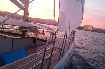 Adult Only Sunset Catamaran Palma bay - Your 4-hour plan: cava at the start, cathedral sunset, then La Cueva Verde