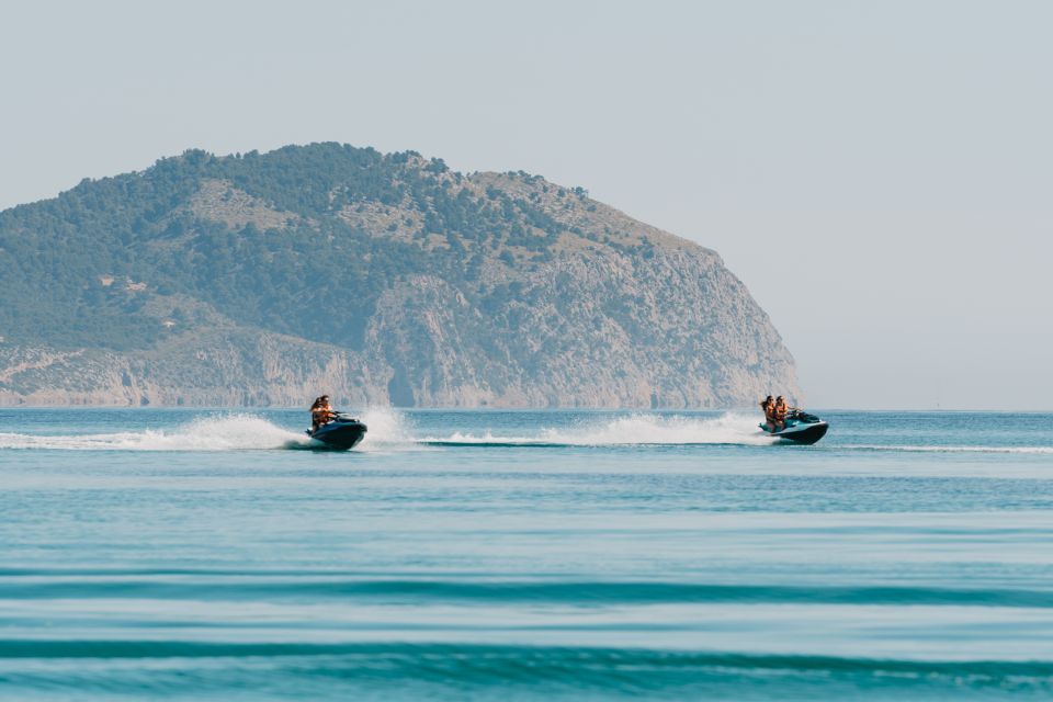 Alcudia: Jet Ski Tour to Lighthouse Island with photos - Jet ski + guide: the difference in Alcúdia Bay