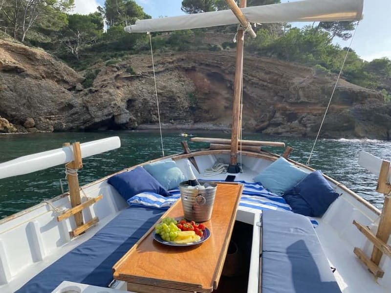 Alcudia, Private Tour: Scenic 2.5-Hour Boat Tour - Key things that make this tour worth your time