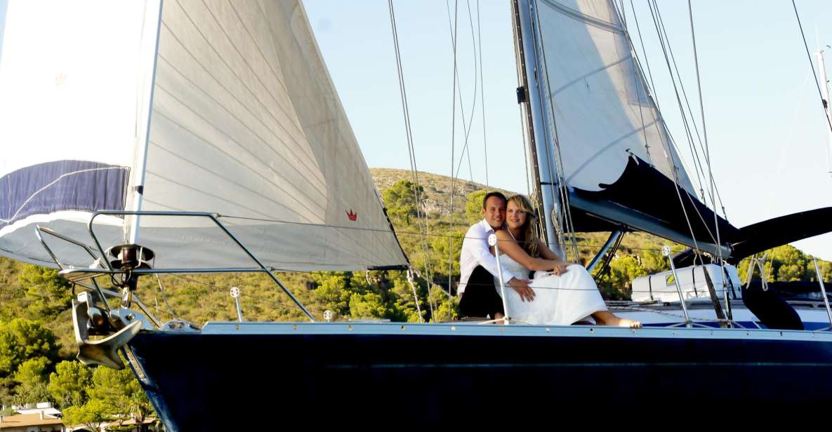 Alcudia: Romantic Sailing Trip with Diner for 2 - Alcúdia and Cap de Formentor: the setting that does half the work