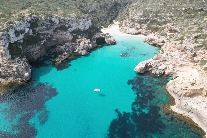 Boat tour Cala Figuera, Es Pontas, Caló de Moro, Cala Marmols - The Stops: What You Can Expect Between Swim Windows