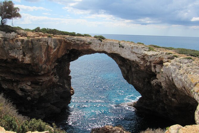 Cala Varques: Guided kayak Sea caves expedition & snorkeling - Who should book this kayak and snorkel trip