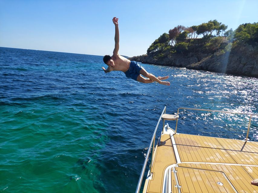 CATAMARAN ECO EXPERIENCE at Palma Bay - The Bay of Palma route: Illetas, Cala Comtesa, and Punta Negra