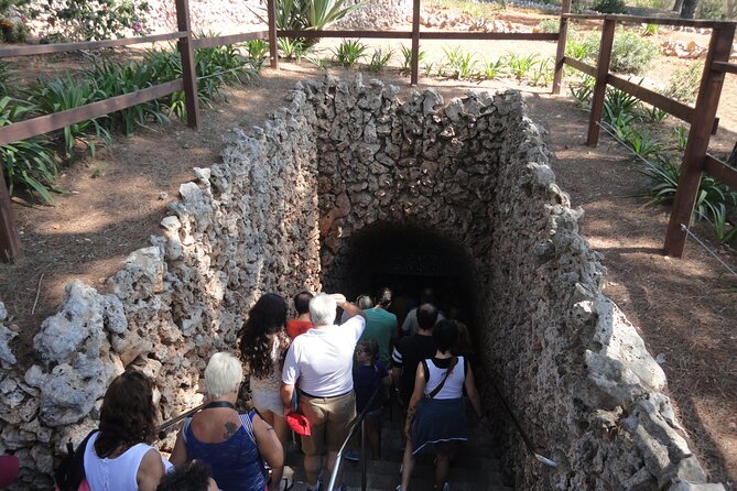 Caves Drach Boat Trip from Alcudia with Return Bus and Tickets - Cuevas del Drach: Over Two Hours to Actually Enjoy the Formations