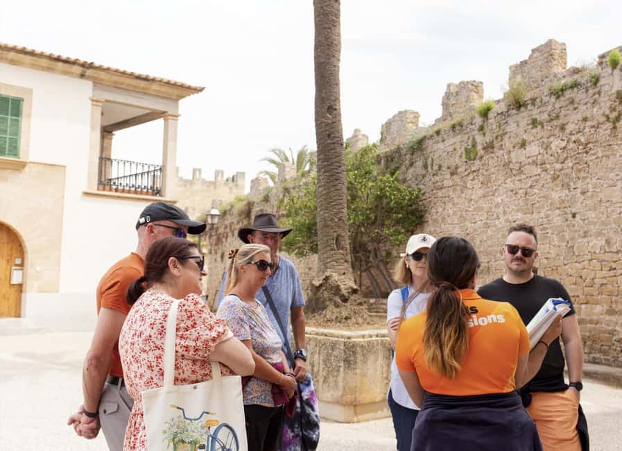 Discover Alcudia's Hidden Gems: Walking Tour of the Old Town - Church of Sant Jaume: Gothic details you can spot on the street