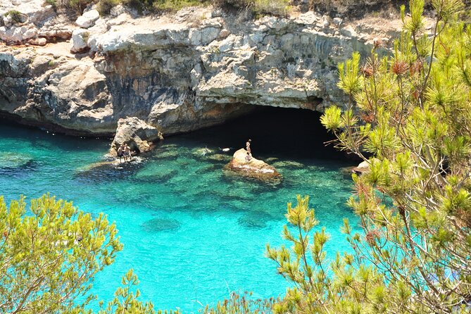 Discover Cala des Moro and S’Almunia the smart way - Who Should Book This Tour from GoFurgo Mallorca