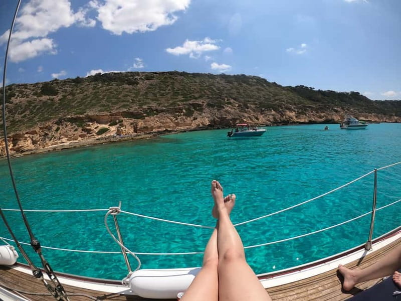 From can Pastilla : Sailing boat trip with Food & Drinks - Captain and hosting style: what good service looks like here