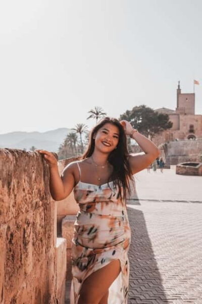 Instagram tour in Palma de Mallorca with a private photographer - Pose Help That Makes You Look Like You Know What You’re Doing