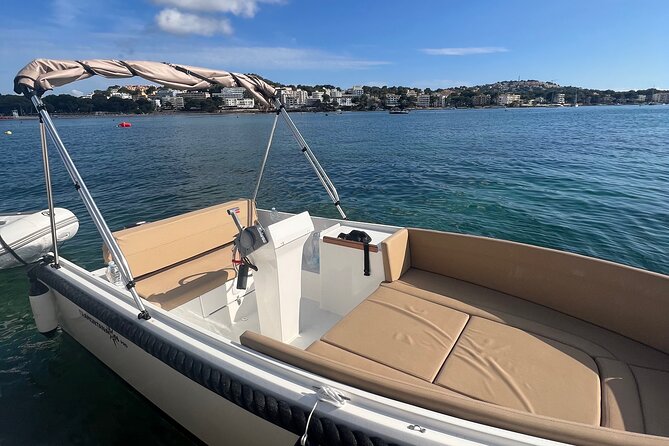 License free boat rental around the coast of santa ponsa - Your 2-hour window: freedom to anchor and swim