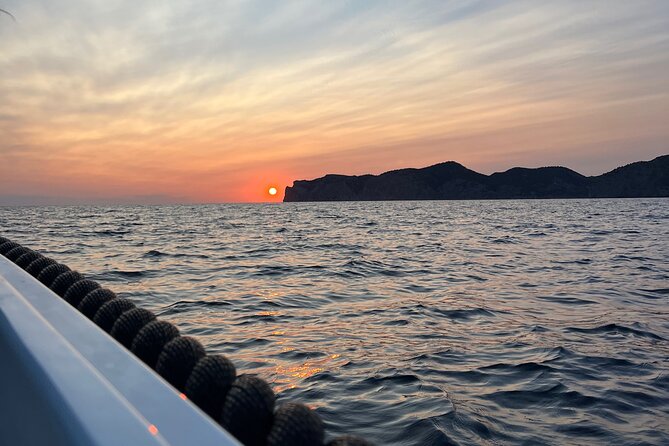 License free boat rental around the coast of santa ponsa - Snorkeling gear and music: the best way to use the time