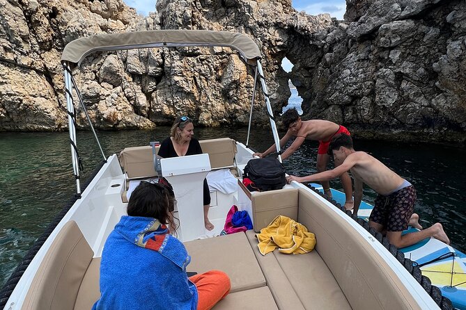 License free boat rental around the coast of santa ponsa - Fuel, deposit, and price: where the value really lands