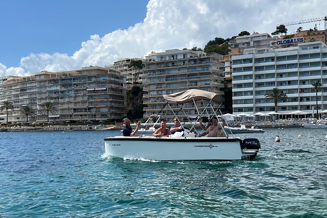 License free boat rental around the coast of santa ponsa - Meeting point in Santa Ponsa: keep it easy on yourself