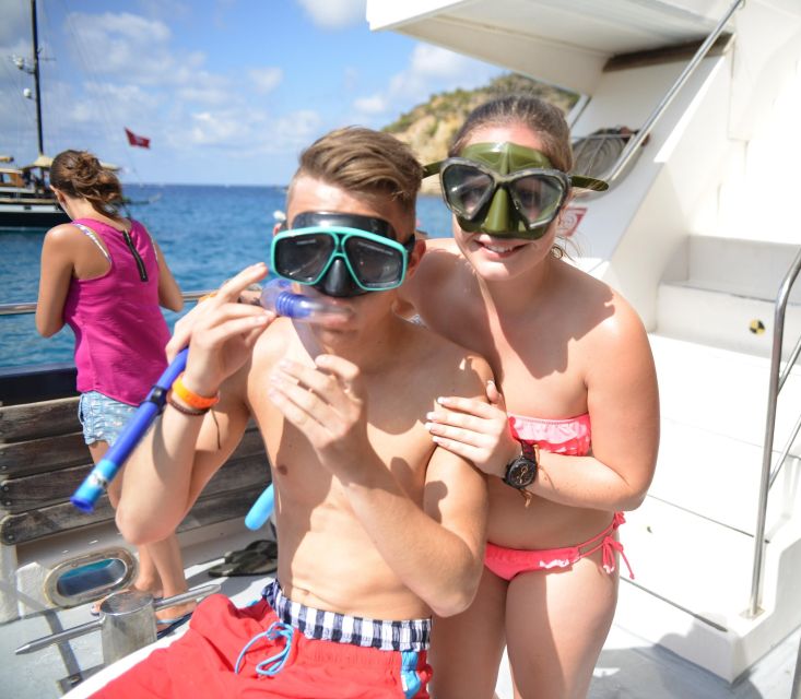 Mallorca: 2-Hour Dolphin Watching Cruise & Glass-Bottom Boat - Environmental Notes: A Small Detail That Adds Up