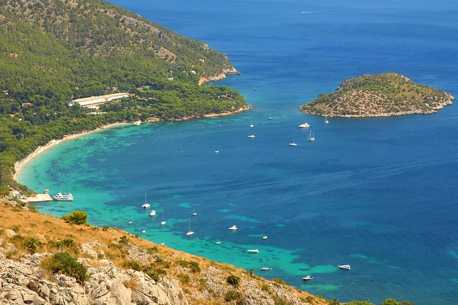 Mallorca: 4-Hour Tour of Formentor by Bus and Boat from North Area - Playa de Puerto de Pollença: boat views, port time, then back on an open-top bus