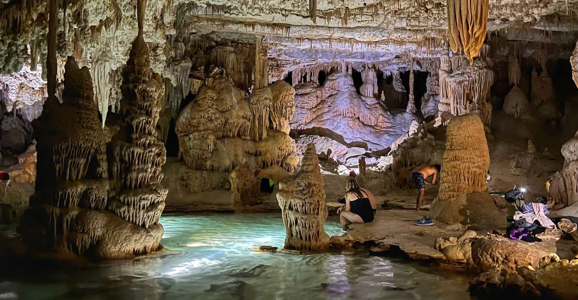 Mallorca: Beach Inside the Cave Tour - Meeting point and the 45-minute hike that sets expectations