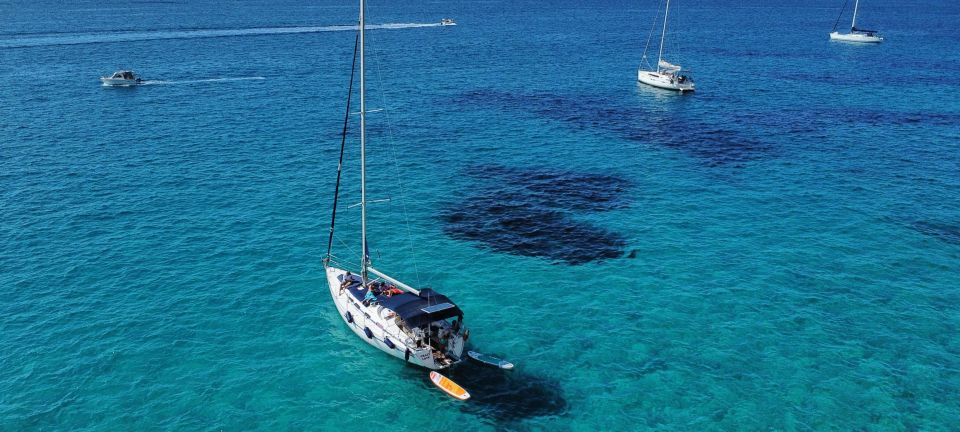 Mallorca: Cala Vella Boat Tour with Swiming, Food, & Drinks - What to bring so the day feels effortless