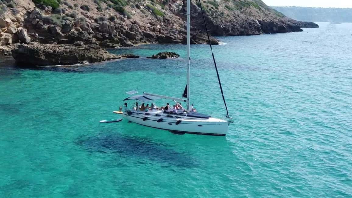 Mallorca: Cala Vella Boat Tour with Swiming, Food, & Drinks - Sail style in Palma Bay: how weather changes your route (and your experience)