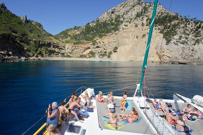 Mallorca Catamaran Cruise and Snorkeling Trip - Cala Blava Lunch: Food, Then Back Into the Sea Air