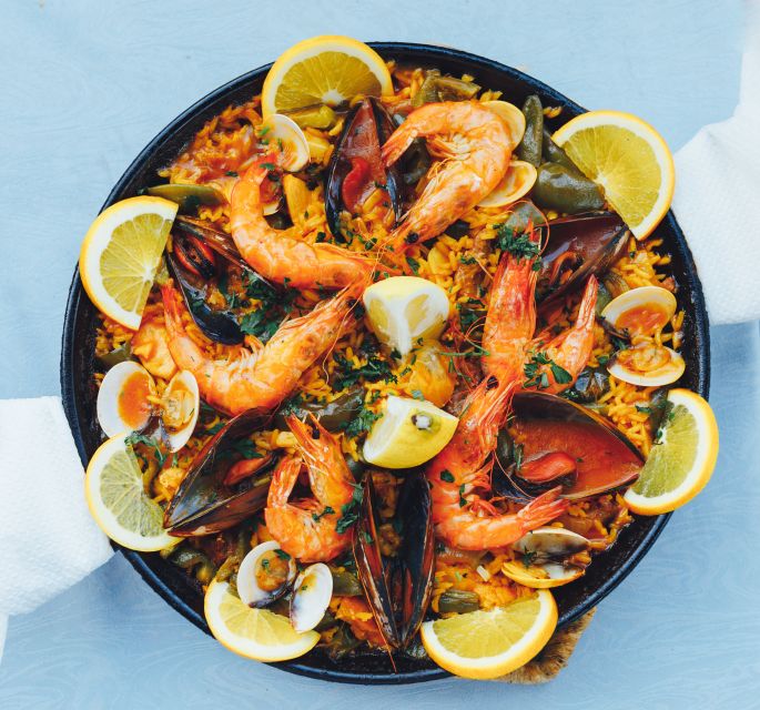 Mallorca: Dinner Experience with the Famous "Paella Man" - The appetizer start: small plates that set the tone