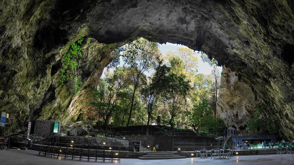 Mallorca: Half-Day Hams' Caves Tour with Pearl Shop Visit - The Hams’ Caves Route: Formations, the Underground Lake, and a Show