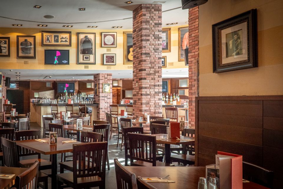 Mallorca: Hard Rock Cafe Entrance with Lunch or Dinner - Should you book Hard Rock Cafe Mallorca?