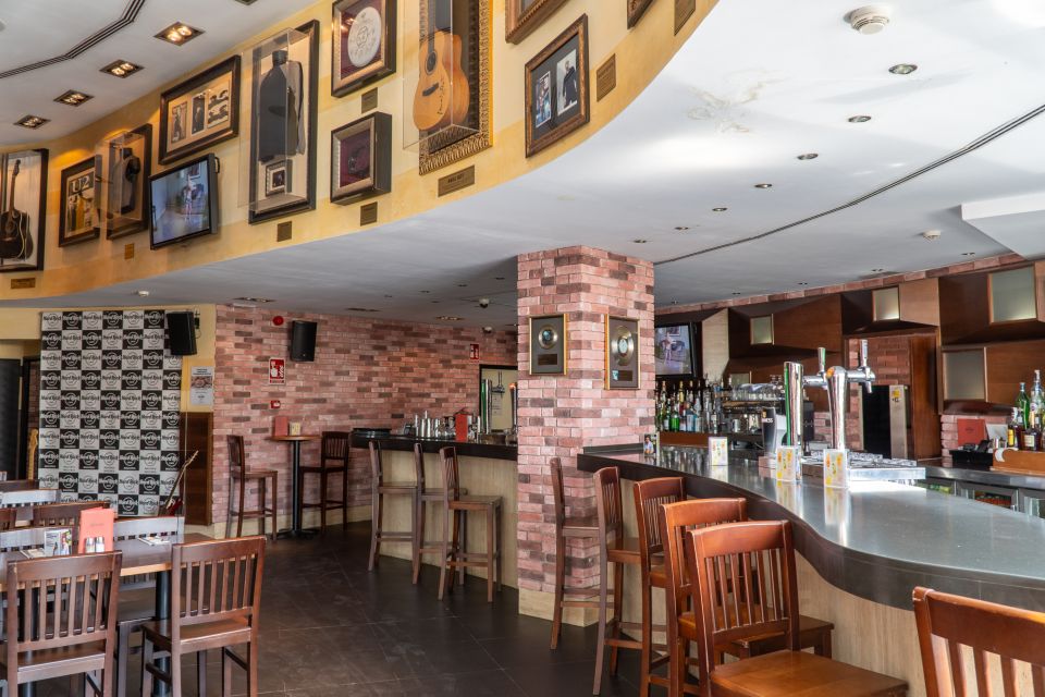 Mallorca: Hard Rock Cafe Entrance with Lunch or Dinner - Who this is best for (and who should skip it)