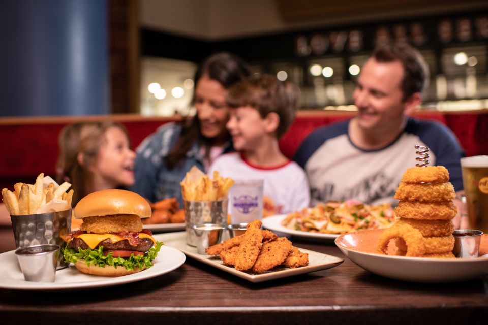 Mallorca: Hard Rock Cafe Entrance with Lunch or Dinner - The real value of your ticket: lunch or dinner with one drink and a set menu