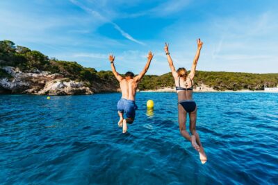 Mallorca: Midday or Sunset Sailing with Snacks and Open Bar - Getting to Club de Mar: The Real-World Meeting Point