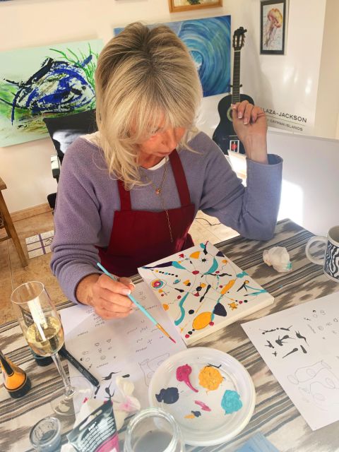 Mallorca: Painting like Miró - How the class teaches Miró without making you feel tested