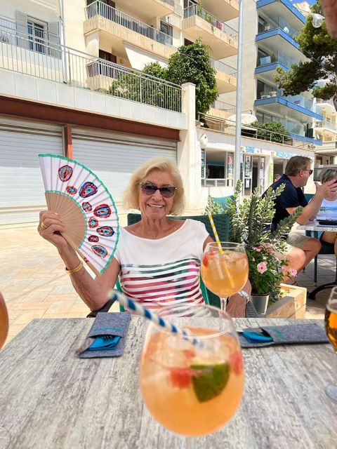 Mallorca/Porto Cristo: Design your own Spanish hand fan - Group Size, Languages, and Comfort Tips for Nervous Beginners