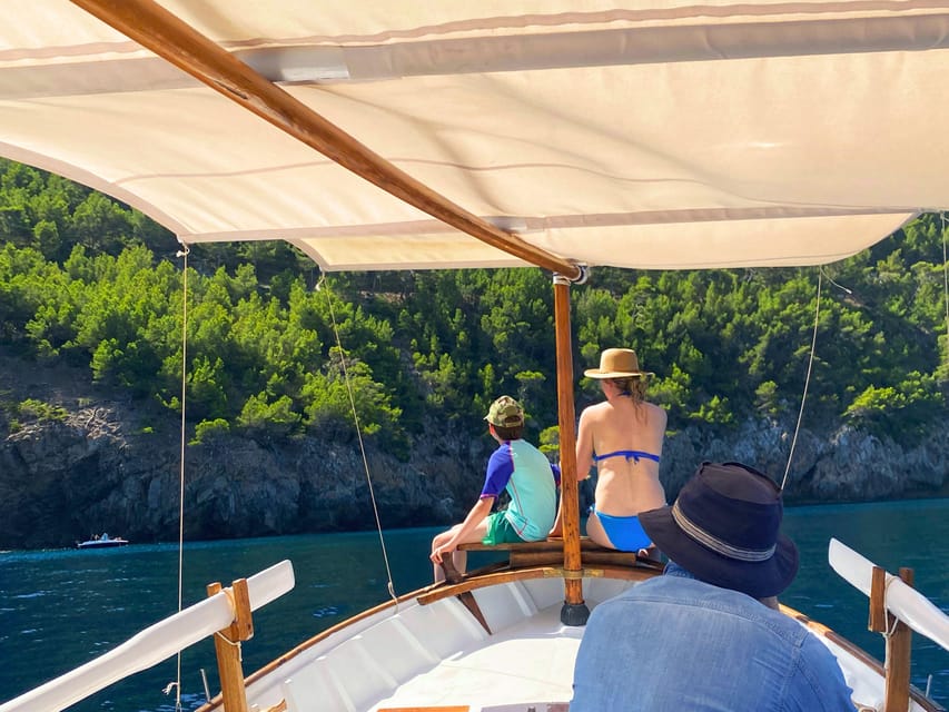 Mallorca: Private Boat Trip to Alcudia, Pollensa & Formentor - Local drinks and tastings: the part that makes it feel like Mallorca