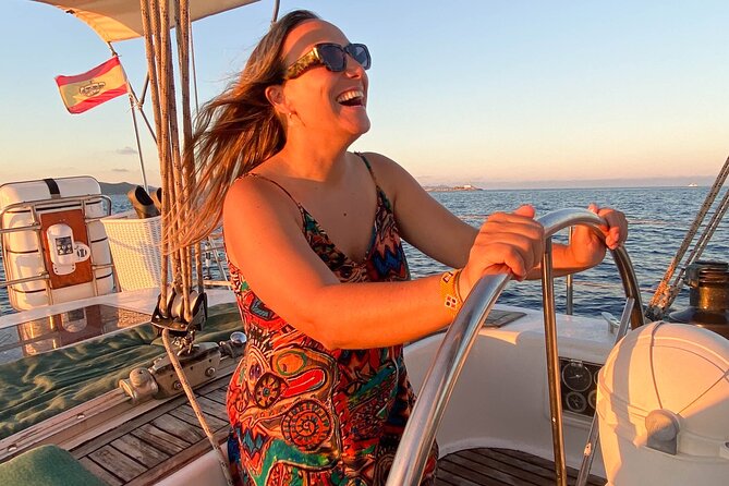 Mallorca Private Half-Day Sailing Experience with Tapas & Drinks - Morning vs afternoon: choosing the right mood