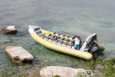 Mallorca : Speedboat, Snorkelling and Swimming Adventure - Formentor Bay Views: White Sand, Villas, and an Old Hotel from the Sea