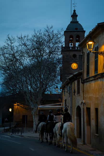 Mallorca: Sunset Horseback Ride with Drinks - Why a Randa Valley sunset horseback ride feels so different