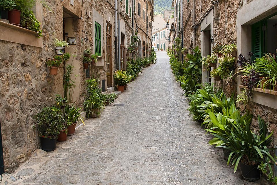 Mallorca: Valdemossa and Port of Soller Coca of Potato - Who should book this Mallorca half-day, and who shouldn’t