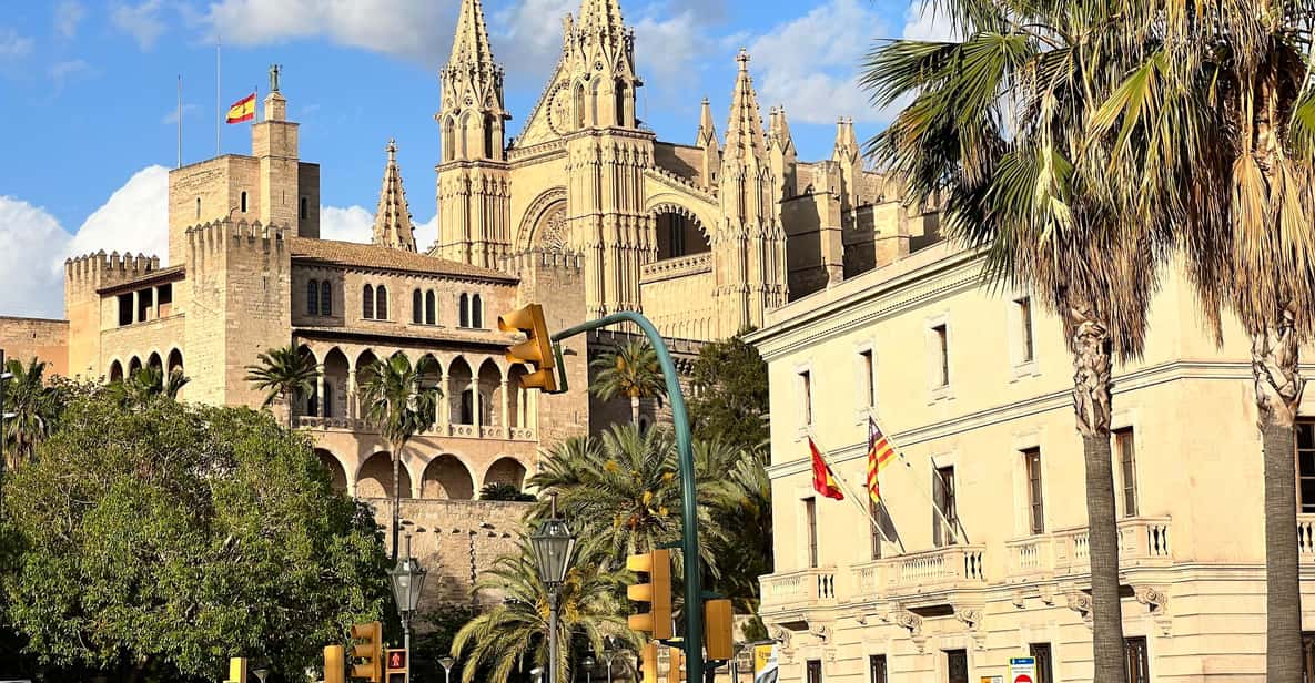 Palma authentically. Small group City tour with tapas - How much walking is involved, and who should pick this tour