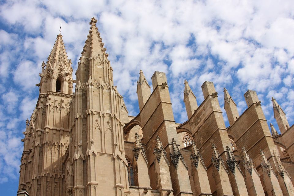 Palma: City, Cathedral and Valldemossa with pick up service - Hotel pickup to Palma: planning for an 8–9 hour day