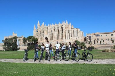 Palma de Mallorca 3-Hour Highlights and Tapas Tasting Bike Tour - Bikes, helmets, and rider comfort (the stuff that decides your mood)