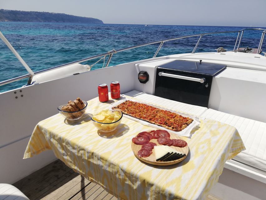 Palma de Mallorca: Full or Half-Day Boat Trip with Brunch - The Mallorcan brunch and drinks on deck
