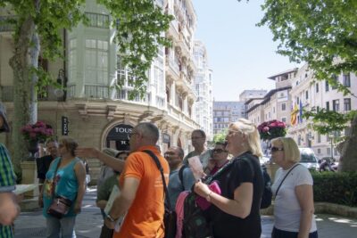 Palma de Mallorca: Old Town and Cathedral Tour - Timing: Picking 11:30 vs 13:30 for Better Light and Less Chaos