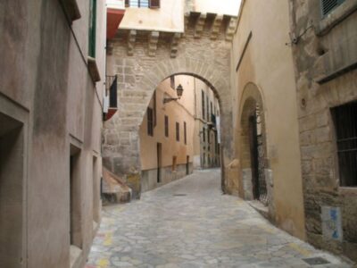 Palma de Mallorca: Old Town Guided Tour & Cathedral Visit - Free time in Palma: shopping and culture without the rigid script