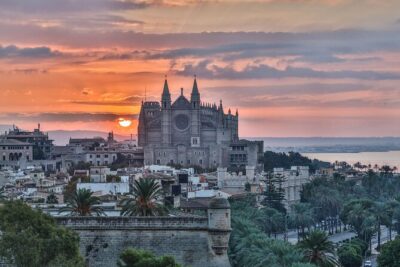 Palma de Mallorca : Private Custom Walking Tour with A Guide - Price and What $84.02 Per Person Really Covers