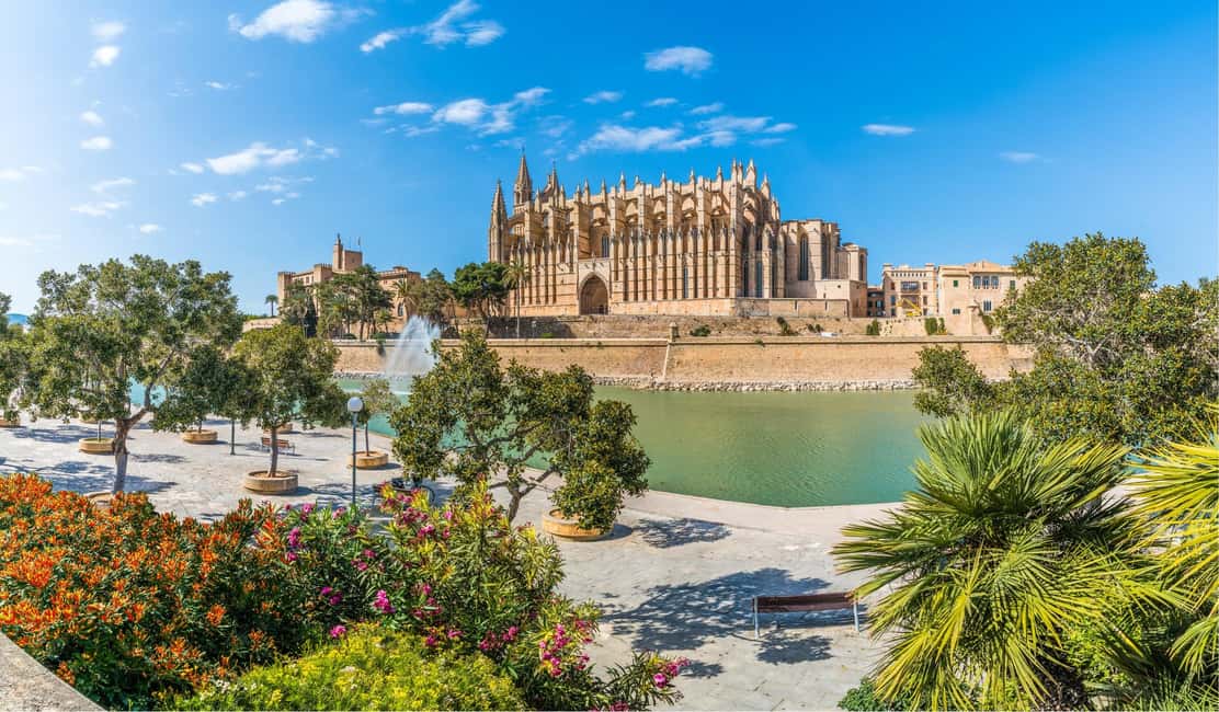 Palma de Mallorca: Small-Group Tour & Fast-Track Cathedral - Sa Llotja and Lonja de Mallorca: the city’s trading soul