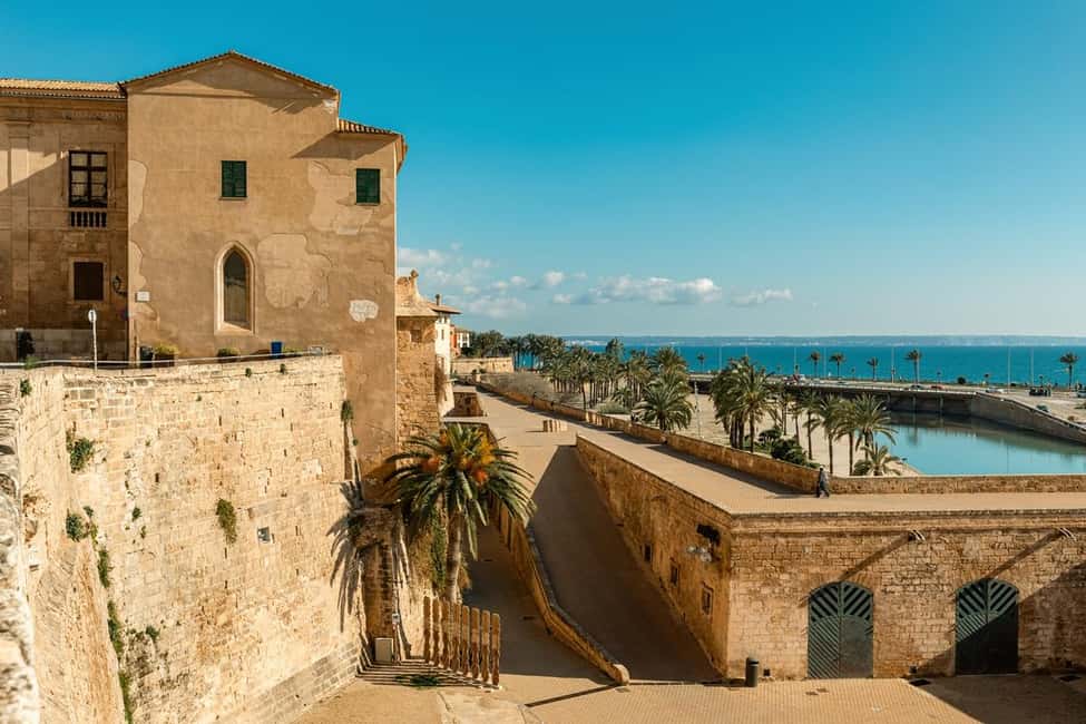 Palma de Mallorca: Small-Group Tour & Fast-Track Cathedral - How the guide makes this tour worth it (and not just a list of stops)