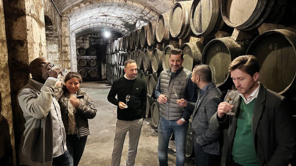 Palma: Distillery Tour with 6 Spirits and Tapas Tasting - Getting there from Palma: public transit, parking, and the “no hotel pickup” reality