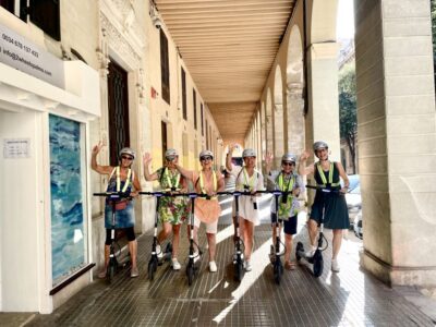 Palma: Guided 1.5 H city tour on Electric scooter - Parc de la Mar and the Cathedral Views You’ll Actually Remember