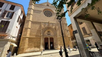 Palma in person and away from the crowds - Starting at the Entrance of Lennox Bar: First 10 Minutes Matter