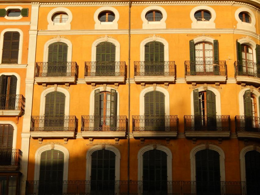 Palma old town for the first time - Sant Francesc Basilica and Courtyards: The Bonus Stops That Add Depth