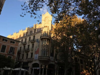 Palma Old Town Insider Tour with visit of the Cathedral - Palma Old Town in two hours: palaces, civic buildings, and architectural mix